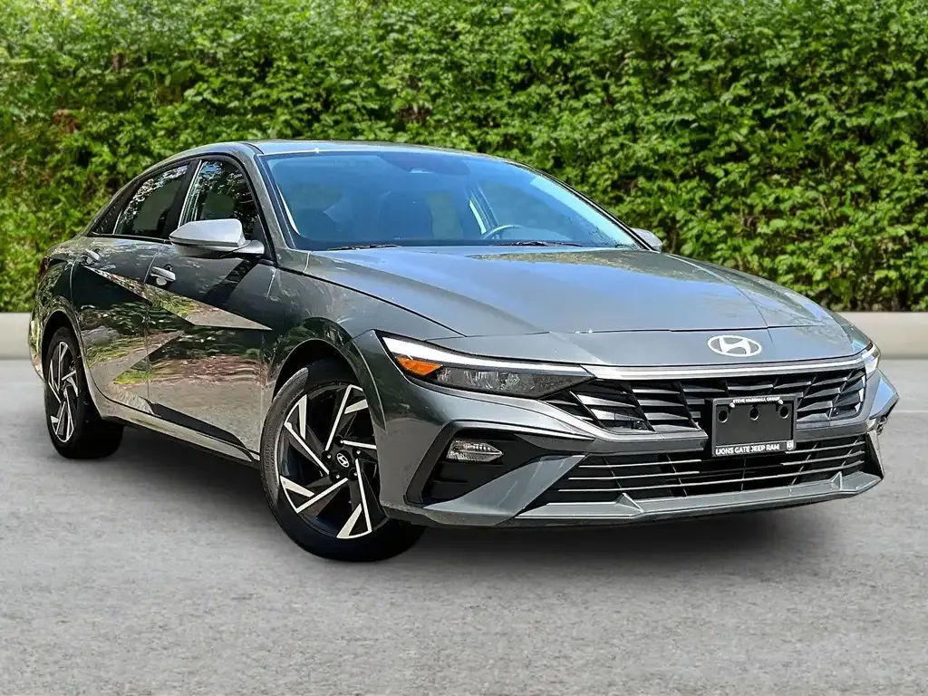 Hyundai Elantra 2025 photo 3