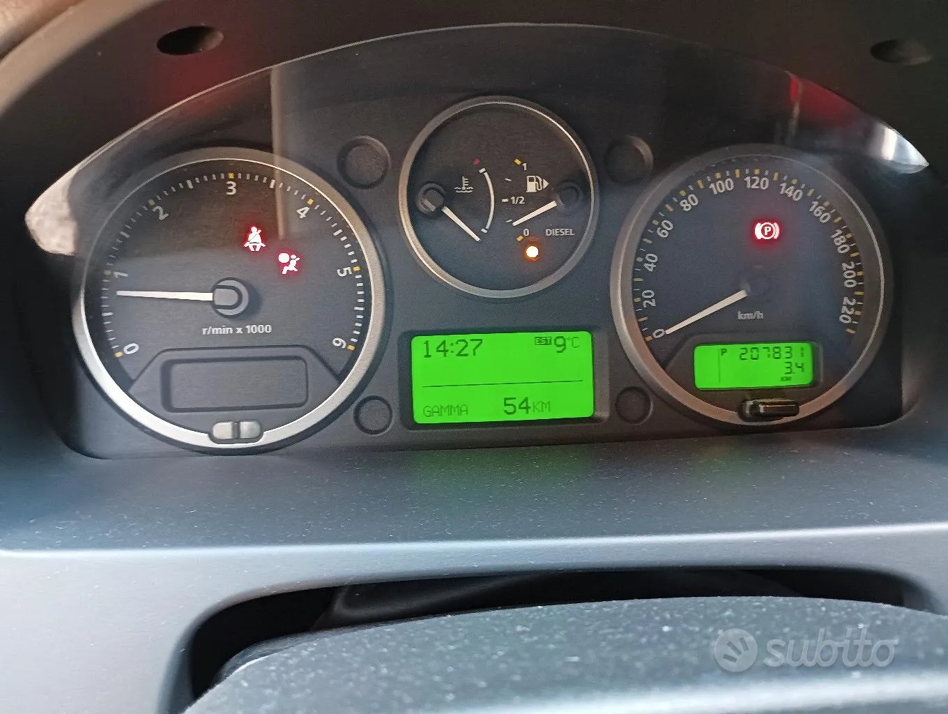 Land Rover Freelander 2010 photo 3