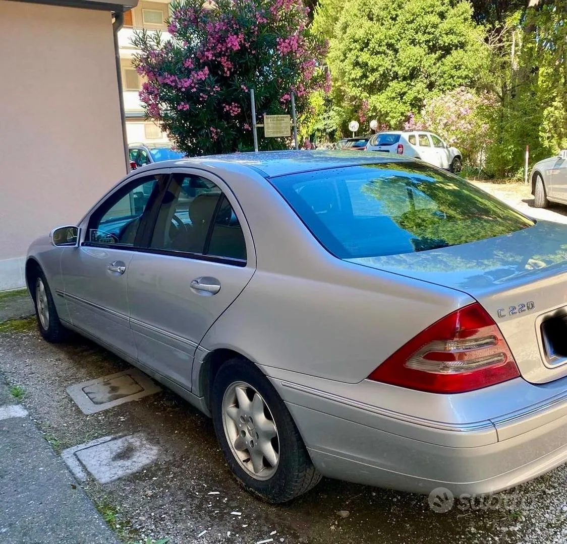 Mercedes-Benz 200 Classe C Elegance 2000 photo 2