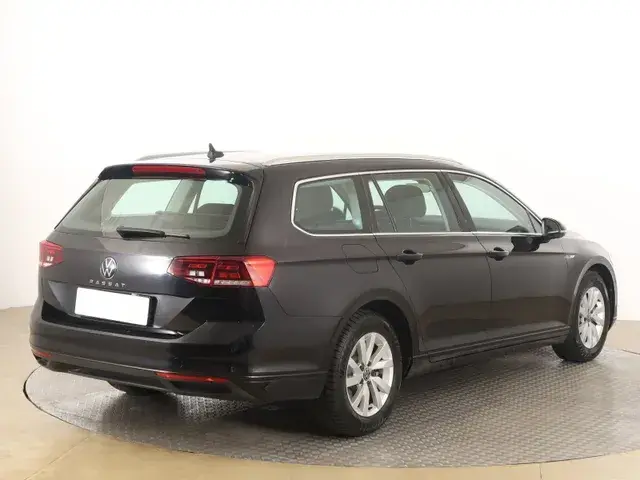 Volkswagen Passat Variant 2020 photo 4