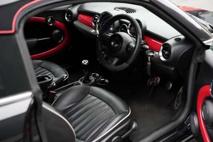 Mini Coupe 2011 photo 2