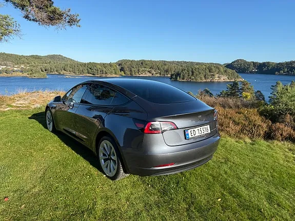Tesla Model 3 2021 photo 4
