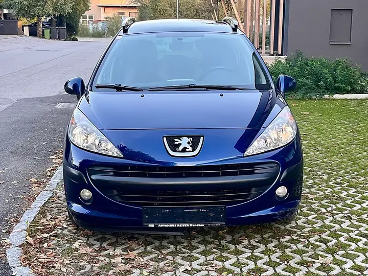 Peugeot 207 2008 photo 2