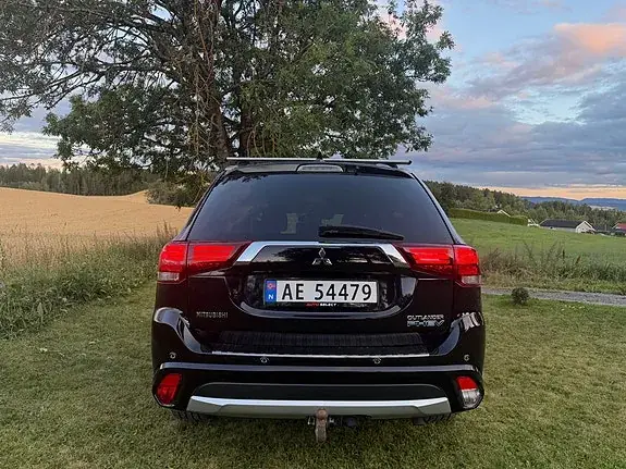 Mitsubishi Outlander 2018 photo 2