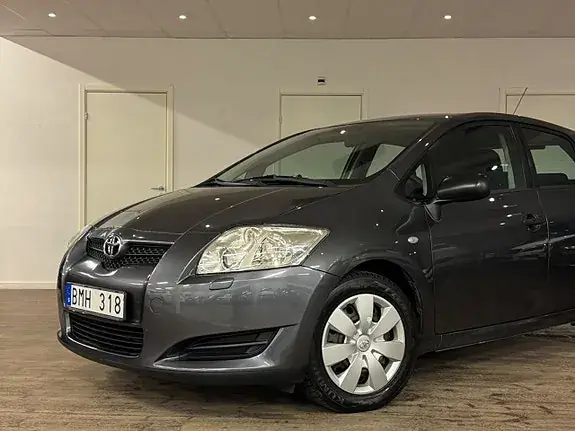 Toyota Auris 2009 photo 3