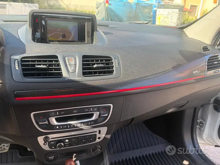 Renault Megane 2012 photo 4