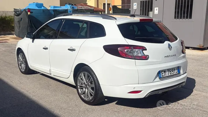Renault Megane 2012 photo 2