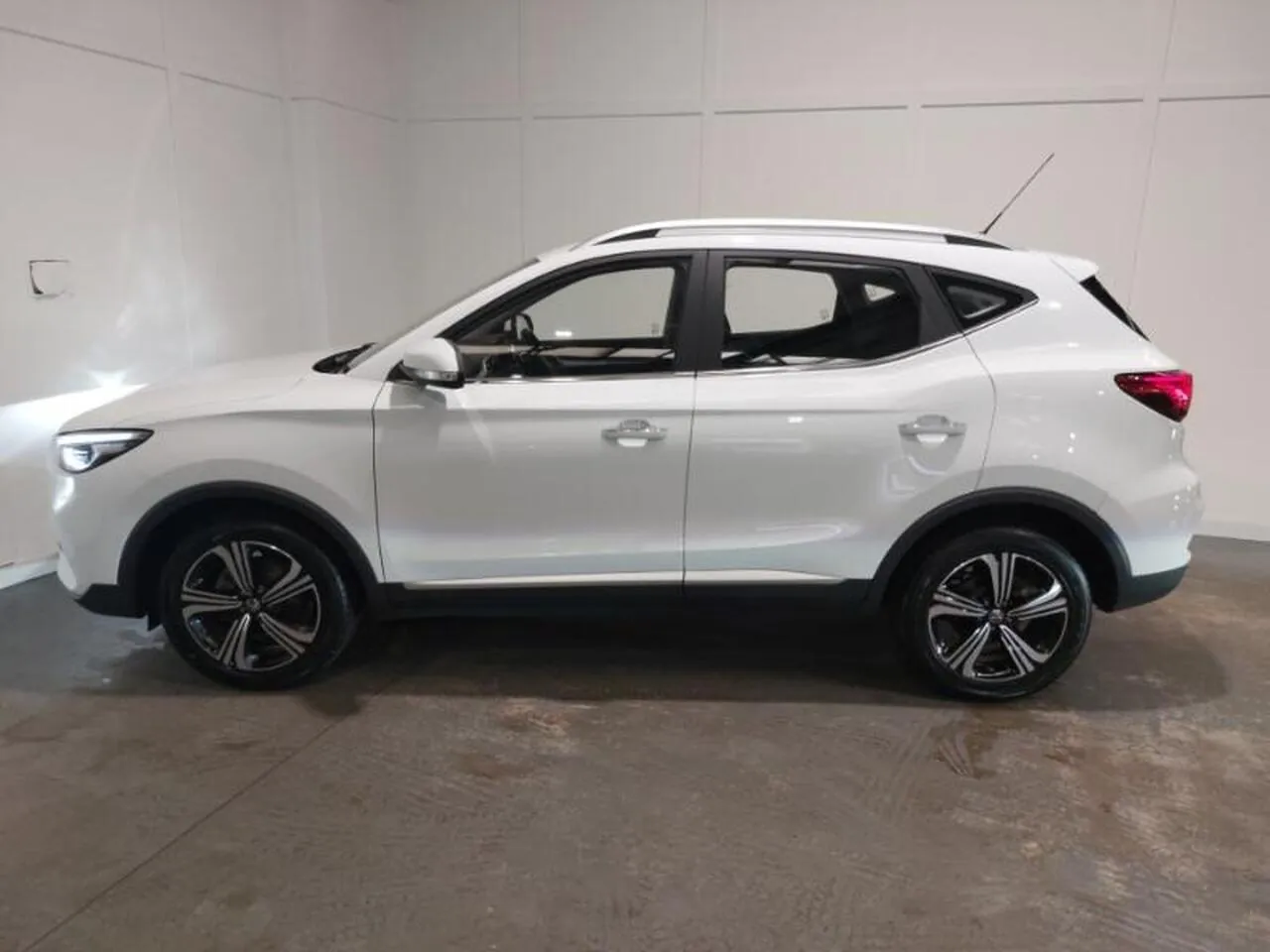 MG Mg Zs 2023 photo 4