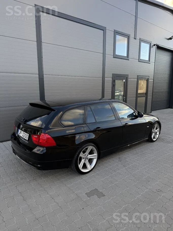 BMW E91 2008 photo 3
