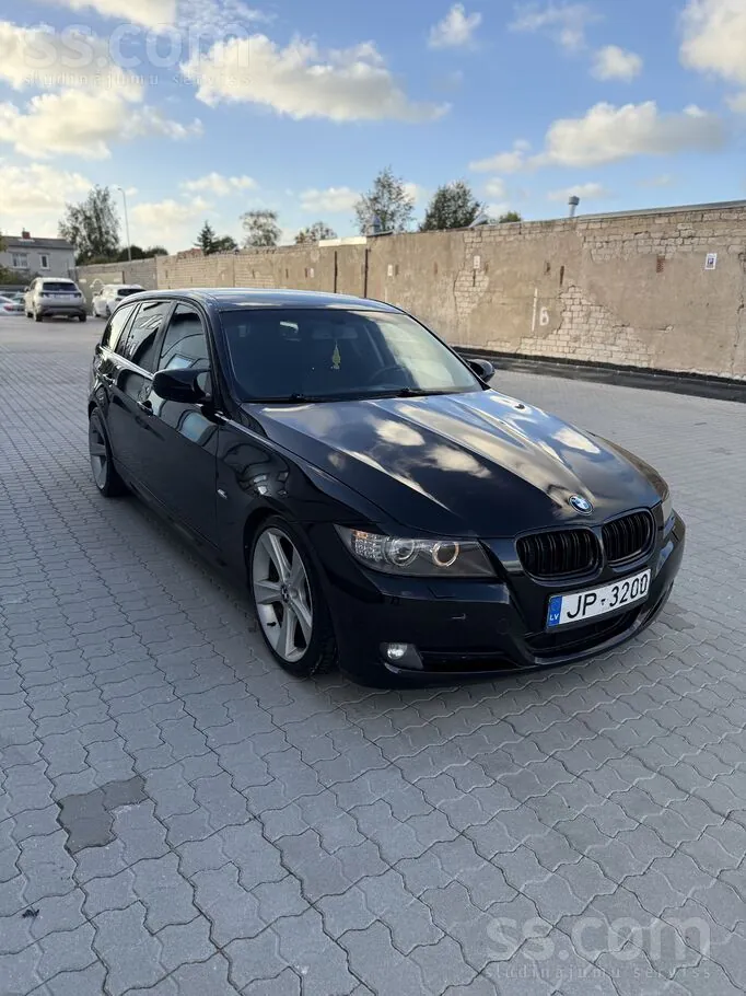 BMW E91 2008 photo 2