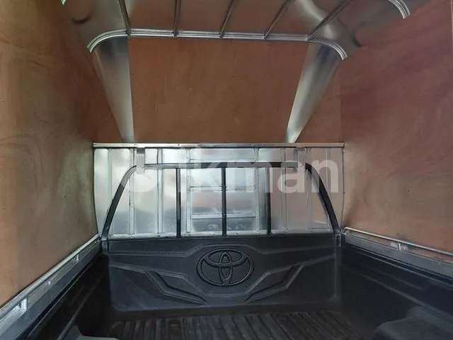 Toyota Hilux 2023 photo 2