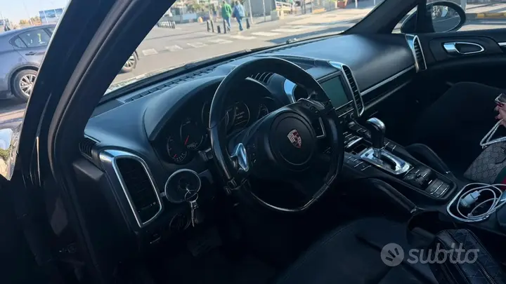 Porsche Cayenne 2012 photo 5