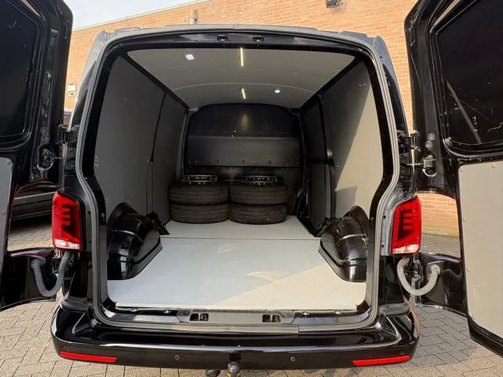 Volkswagen Transporter 2021 photo 3