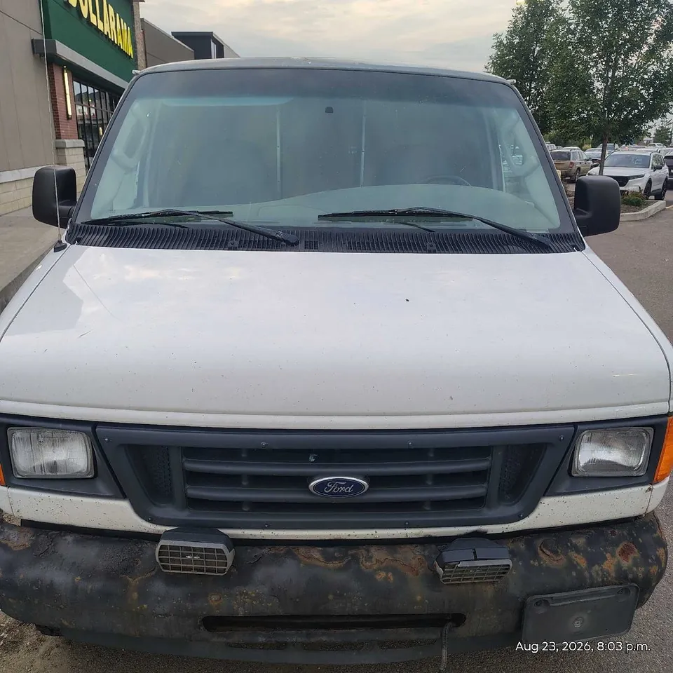 Ford E-350 2005 photo 4