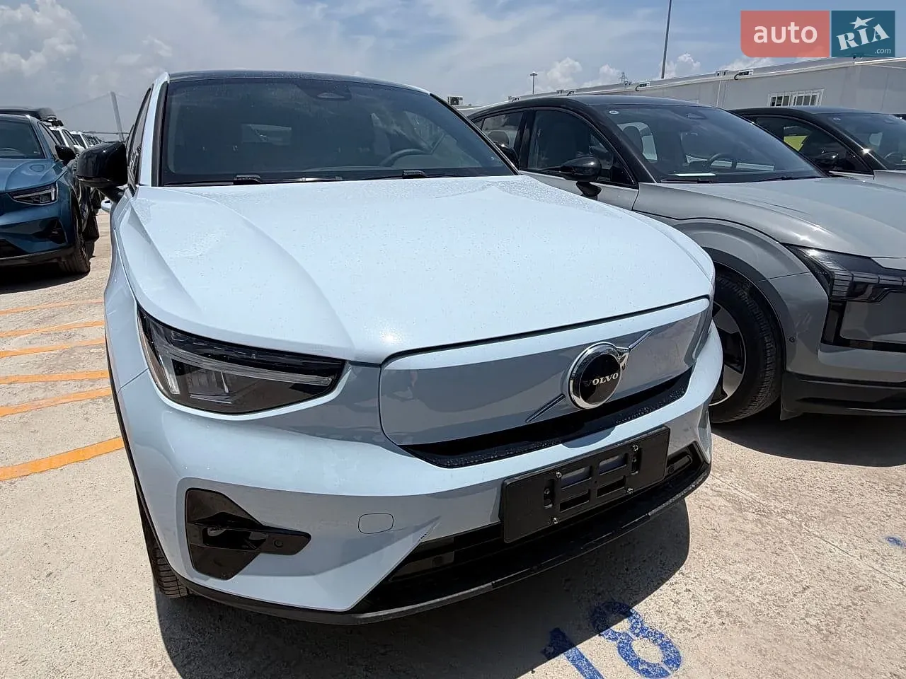 Volvo C40 Recharge 2023 photo 2