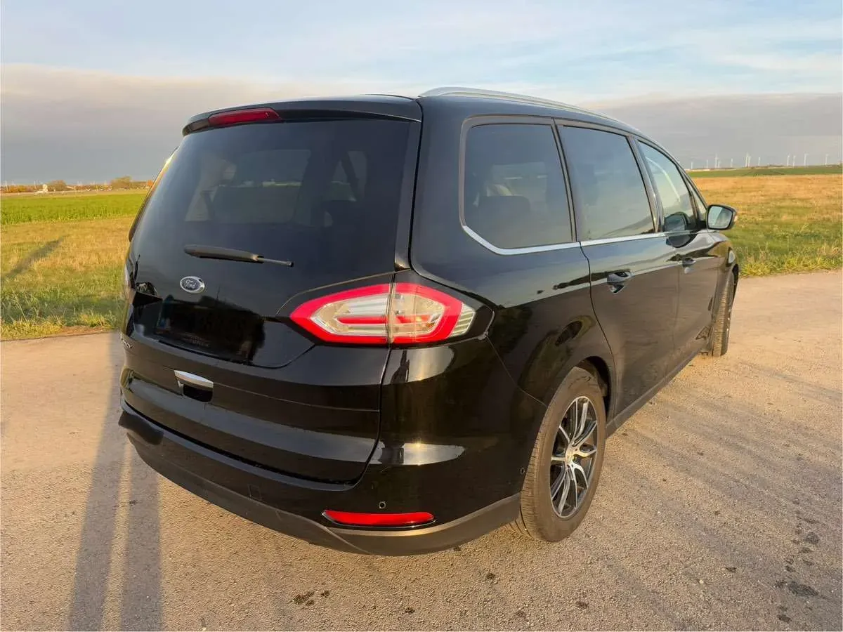Ford Galaxy 2015 photo 2