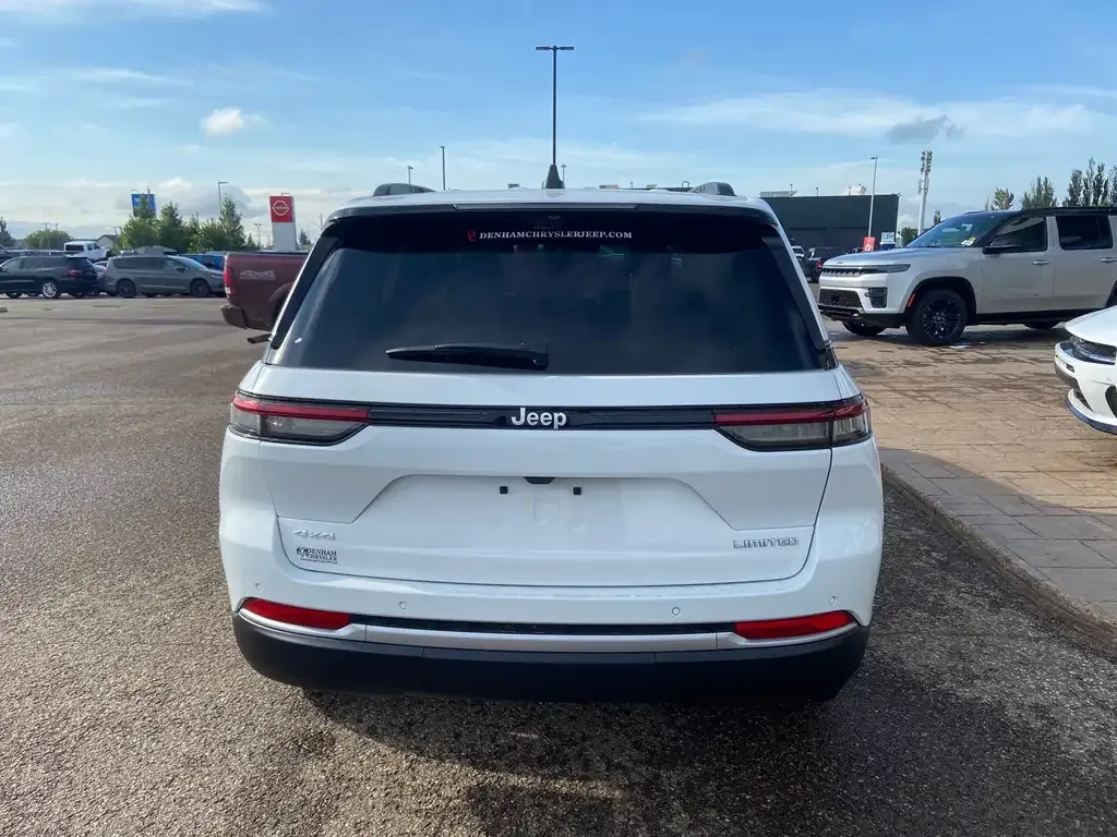 Jeep Grand Cherokee 2026 photo 4