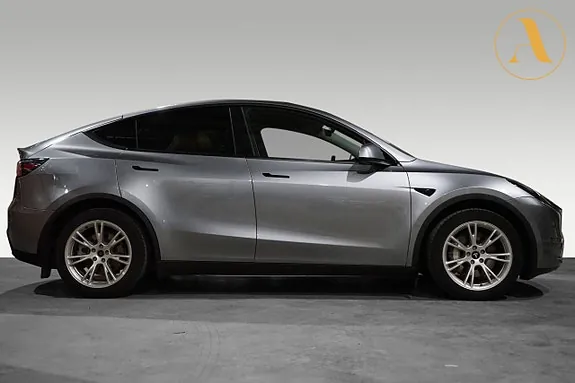 Tesla Model Y 2023 photo 5