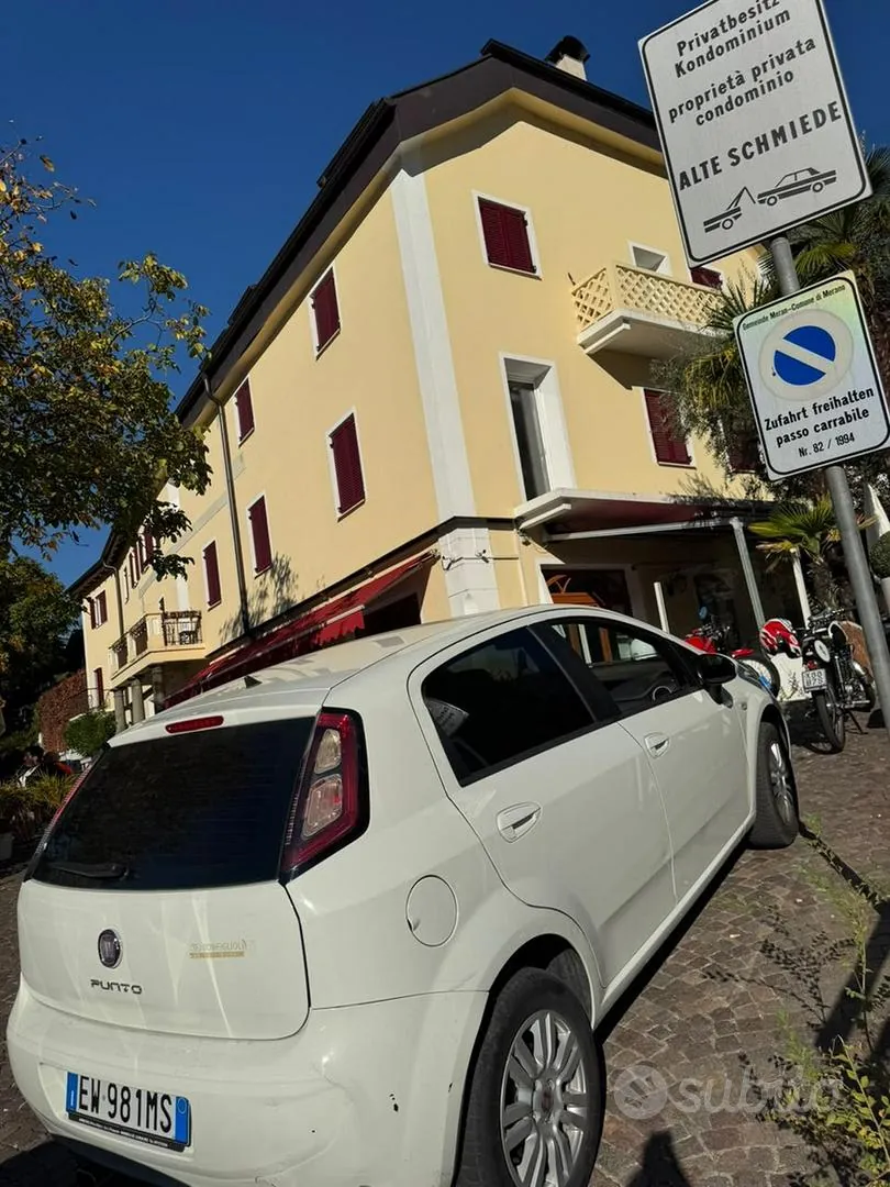 Fiat Punto 2015 photo 2