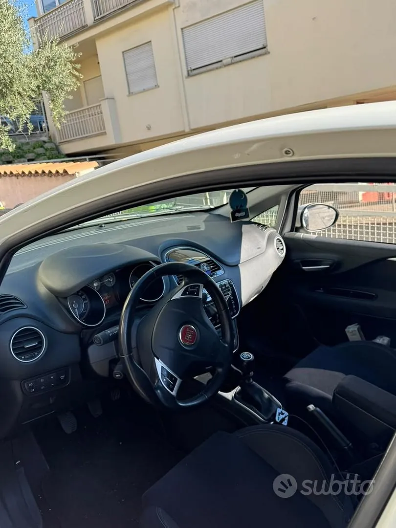 Fiat Punto 2015 photo 5