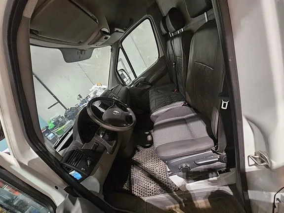 Volkswagen Crafter 2012 photo 2