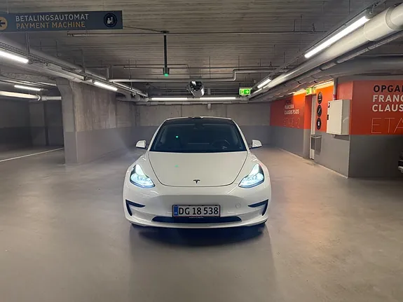 Tesla Model 3 2021 photo 2