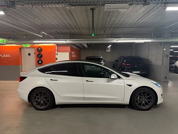 Tesla Model 3 2021 photo 4