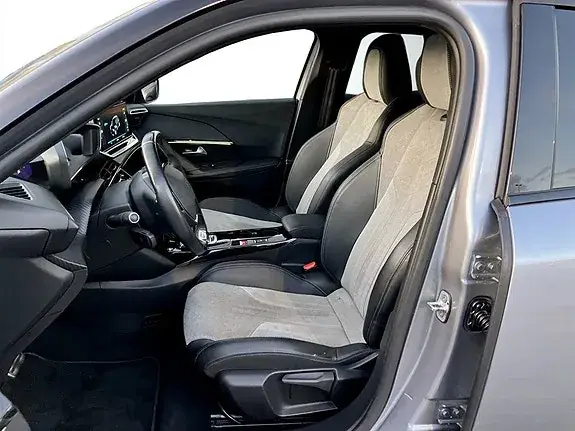 Peugeot E-2008 2021 photo 4