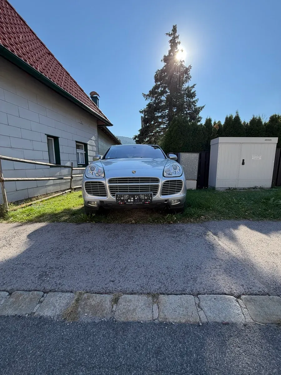 Porsche Cayenne 2005 photo 2
