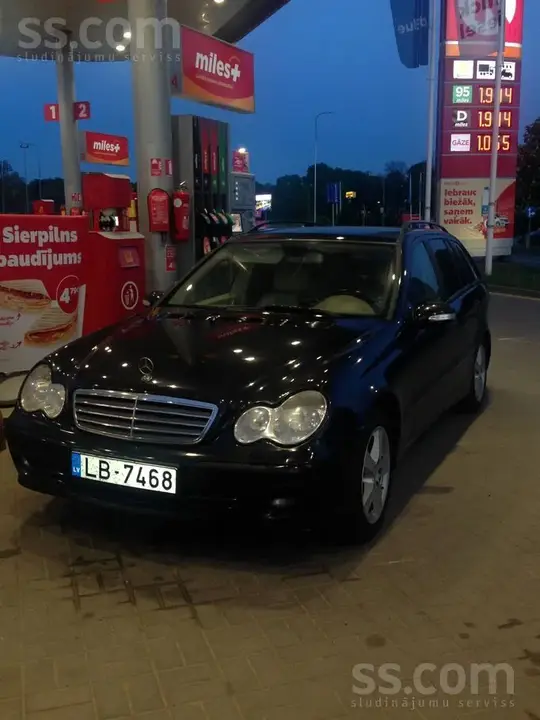 Mercedes-Benz C200