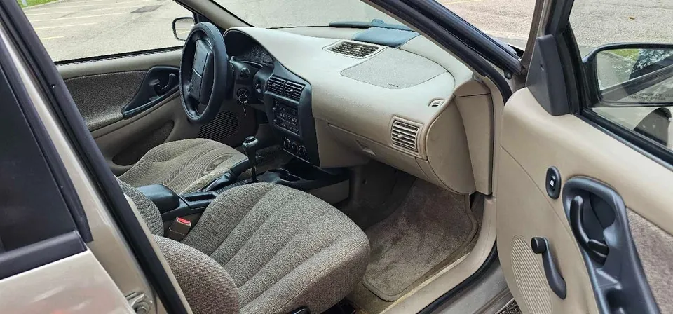 Chevrolet Cavalier 2001 photo 4