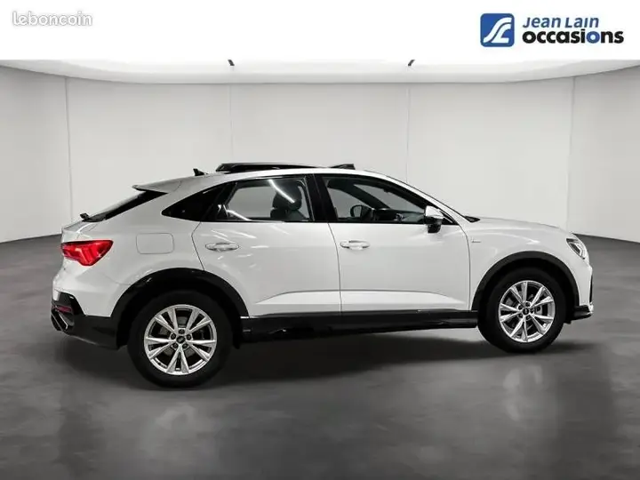 Audi Q3 2022 photo 4