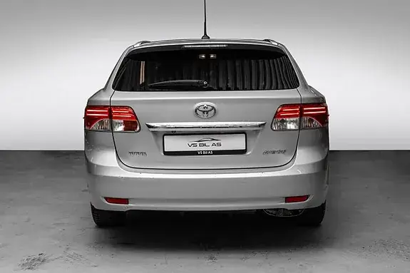 Toyota Avensis 2014 photo 4