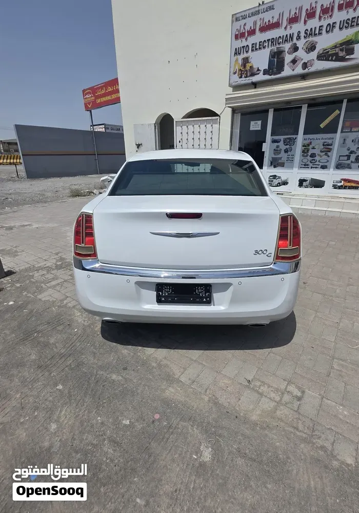 Chrysler 300 2012 photo 3