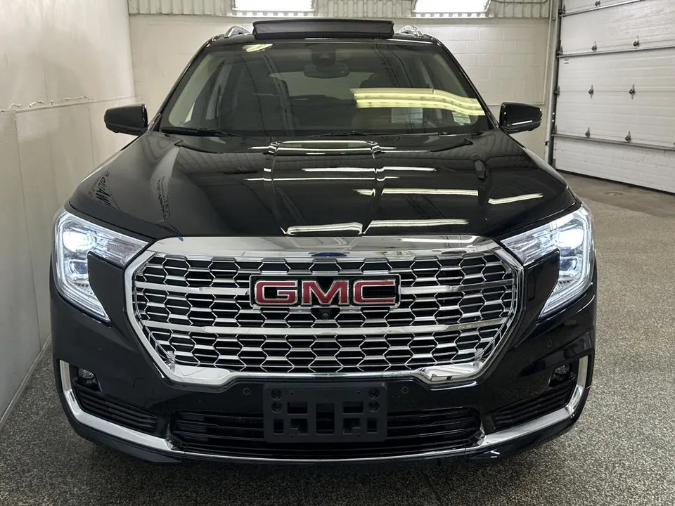 GMC Terrain 2024 photo 2