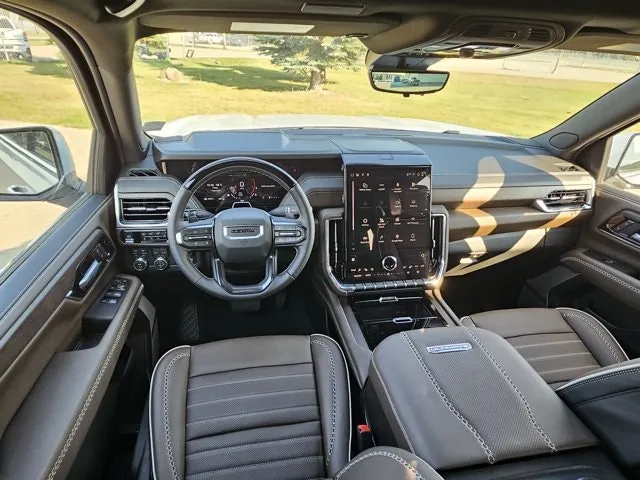 GMC Yukon 2026 photo 2