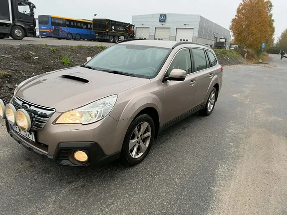 Subaru Outback 2014 photo 2