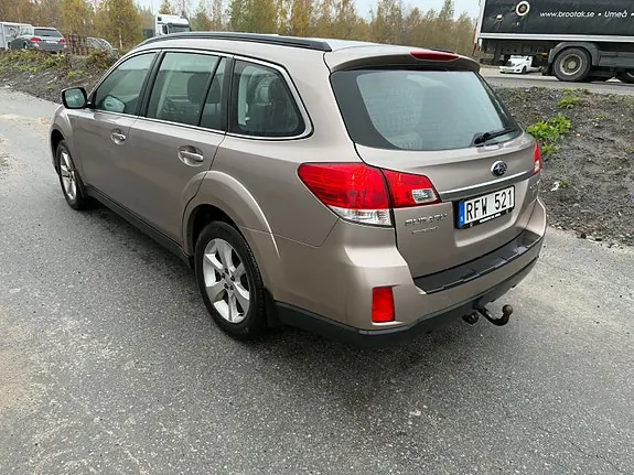 Subaru Outback 2014 photo 3