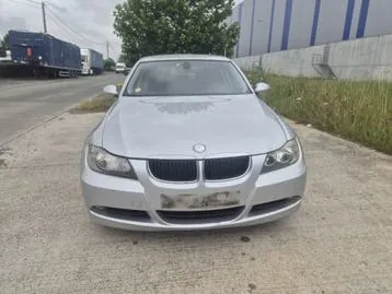 BMW 320D 2009 photo 2