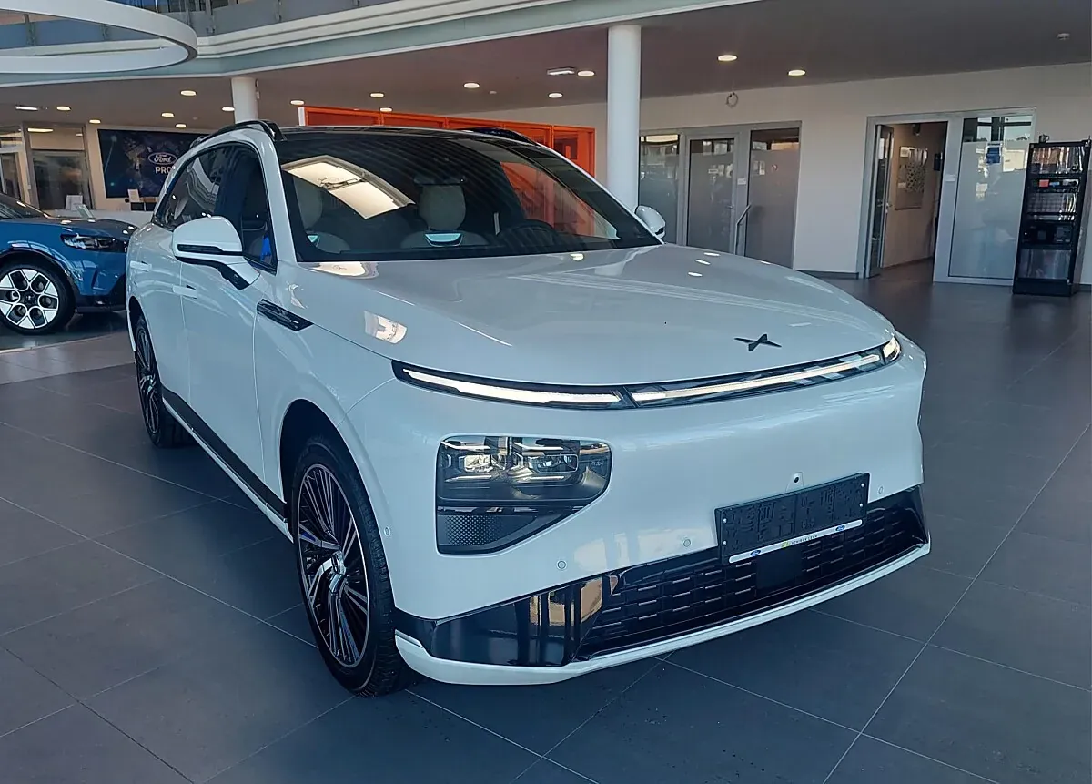Xpeng G9