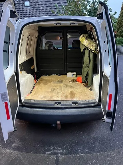 Volkswagen Caddy 2011 photo 2
