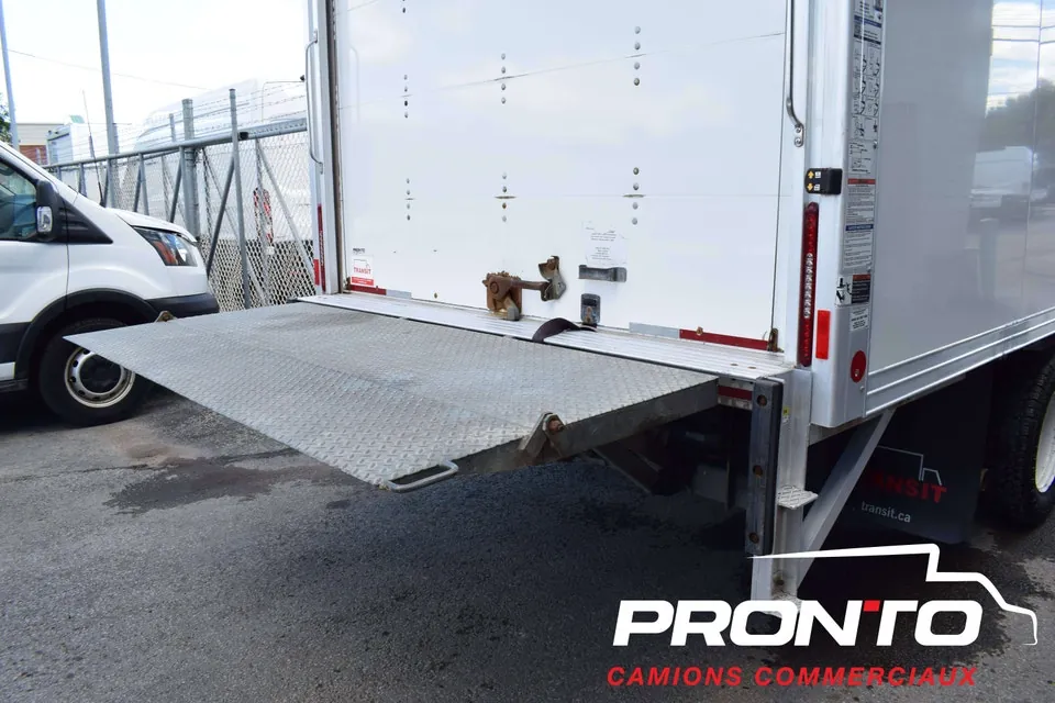 Ford E-450 2023 photo 5
