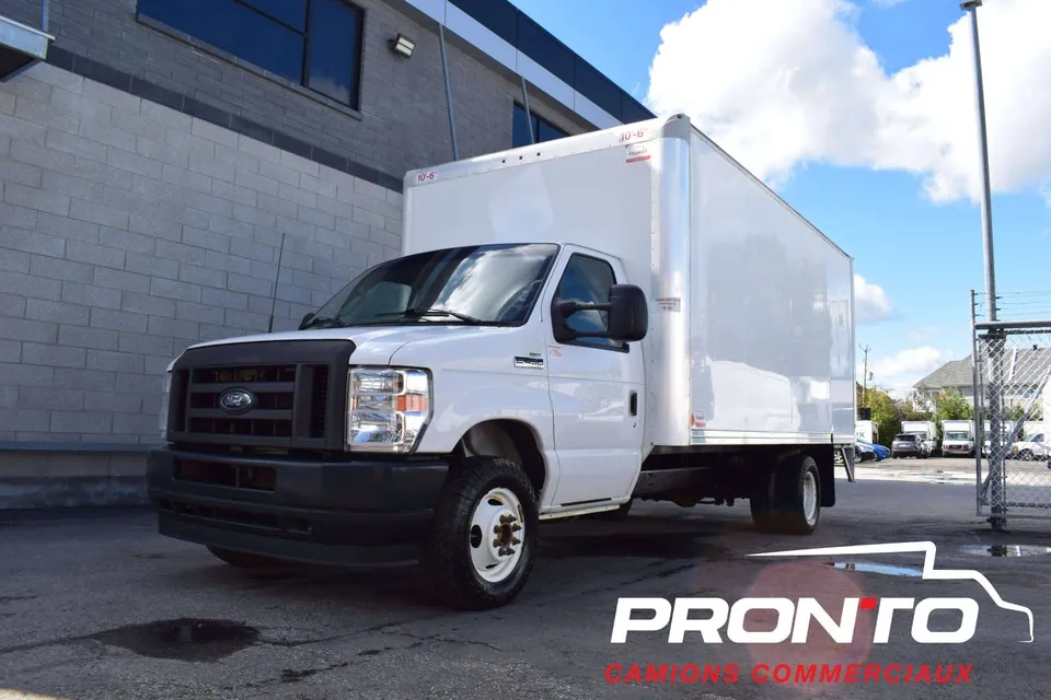 Ford E-450 2023 photo 2
