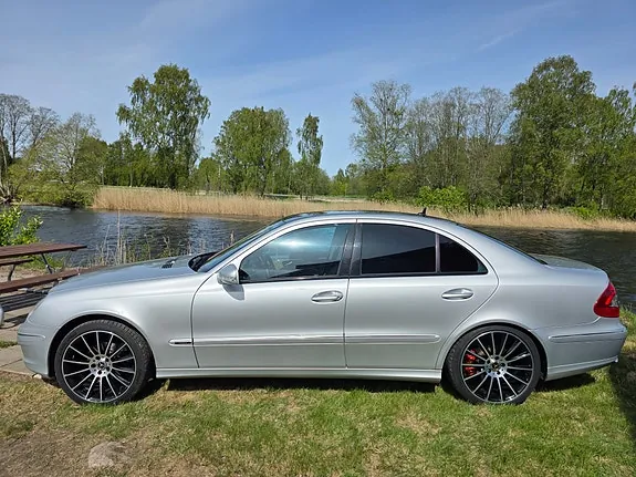 Mercedes-Benz E320 2007 photo 2