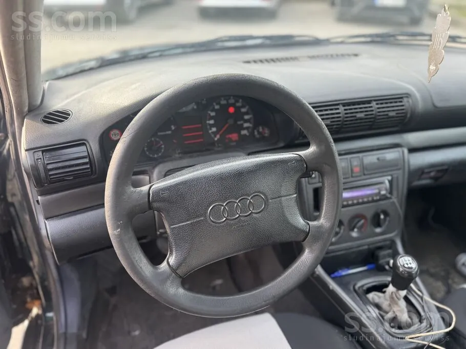 Audi A4 1996 photo 5