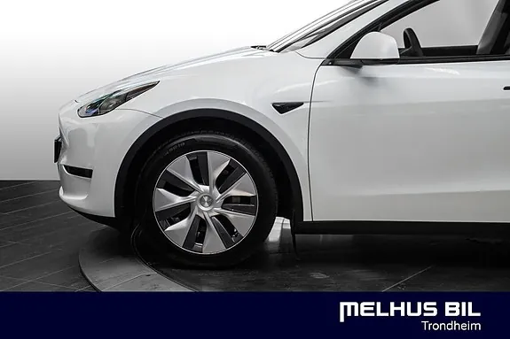 Tesla Model Y 2023 photo 4