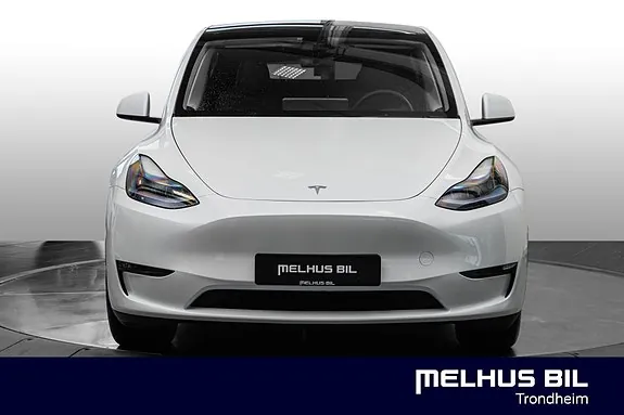Tesla Model Y 2023 photo 2
