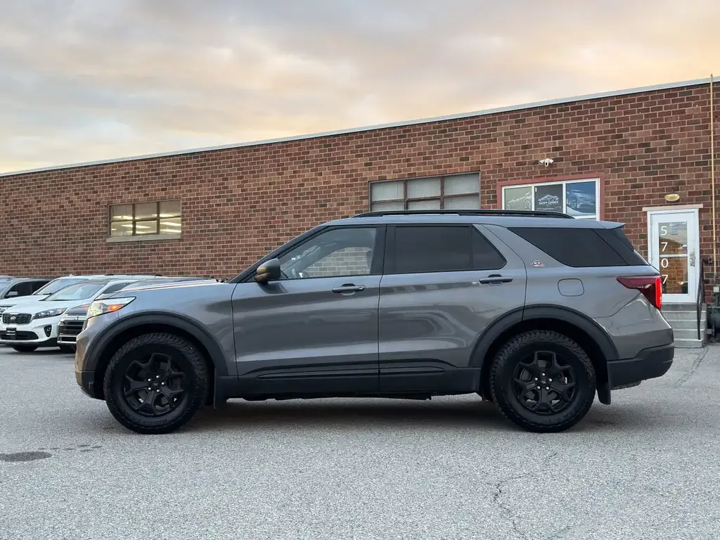 Ford Explorer 2023 photo 4