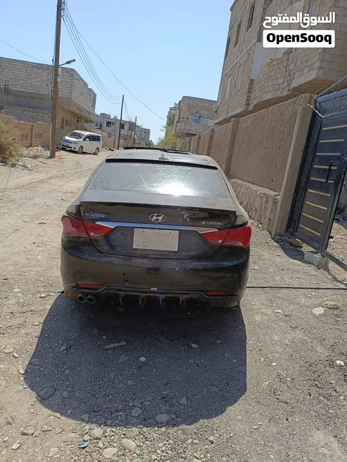 Hyundai Sonata 2011 photo 2