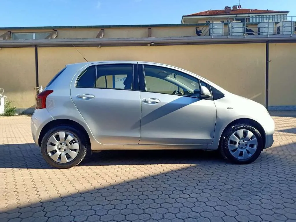 Toyota Yaris 2007 photo 3